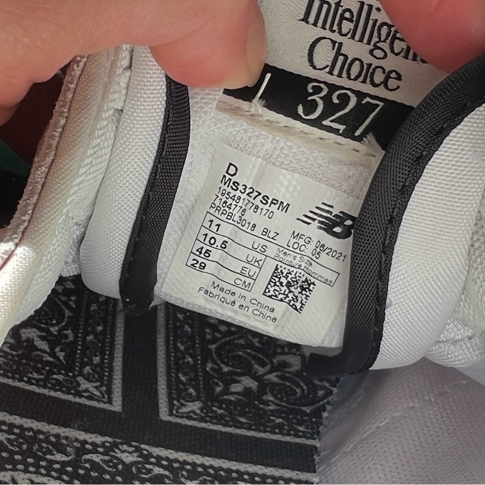 New Balance x Shoe Palace 327 Unity Patchwork Bandana - Picture 9 of 10